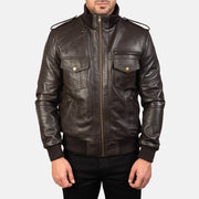 Close-Up Detail of High neck &amp; Zipper Hardware on Men's Agent Shadow ブラウン レザーボンバージャケット メンズ