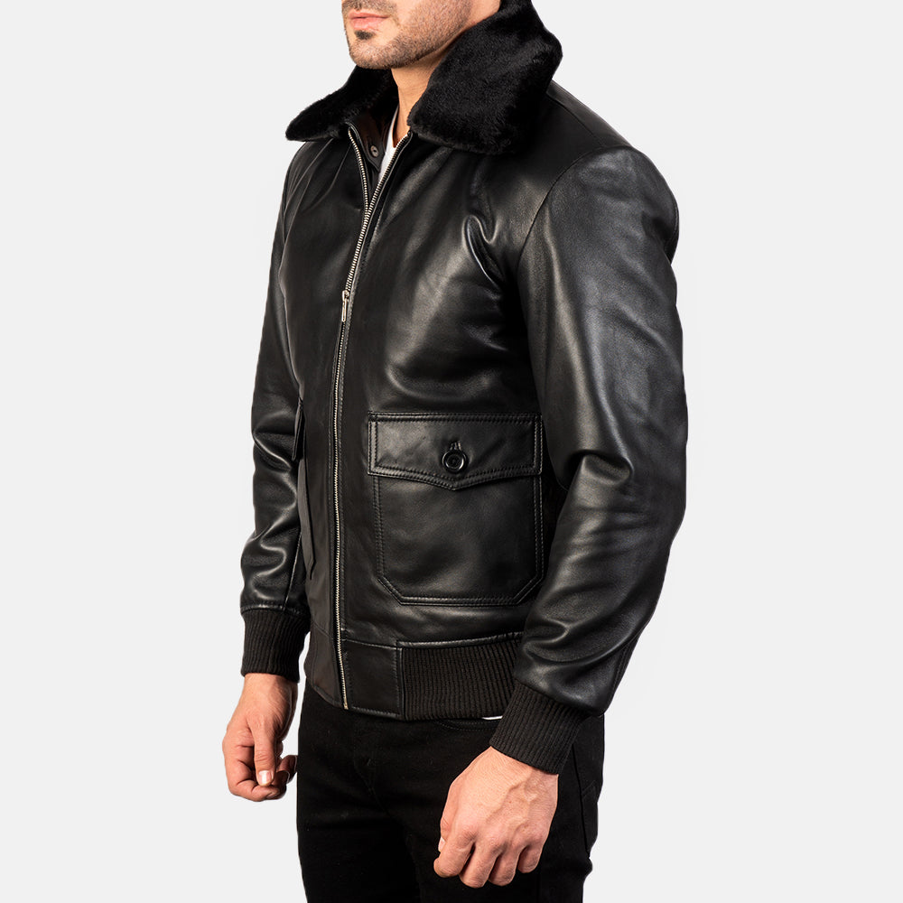 
Black Sheepskin Leather Bomber Jacket - 美しい肩のラインと裾の仕立てが際立つ背面ビュー