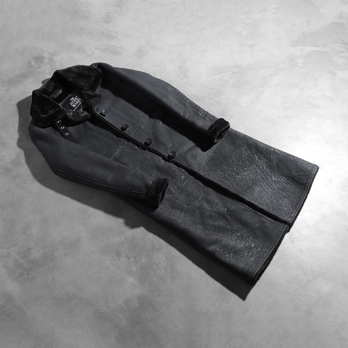 Open Hem &amp; Hem Craftsmanship Construction Detail on Women's Alina Shearling ブラック レザーコート レディース