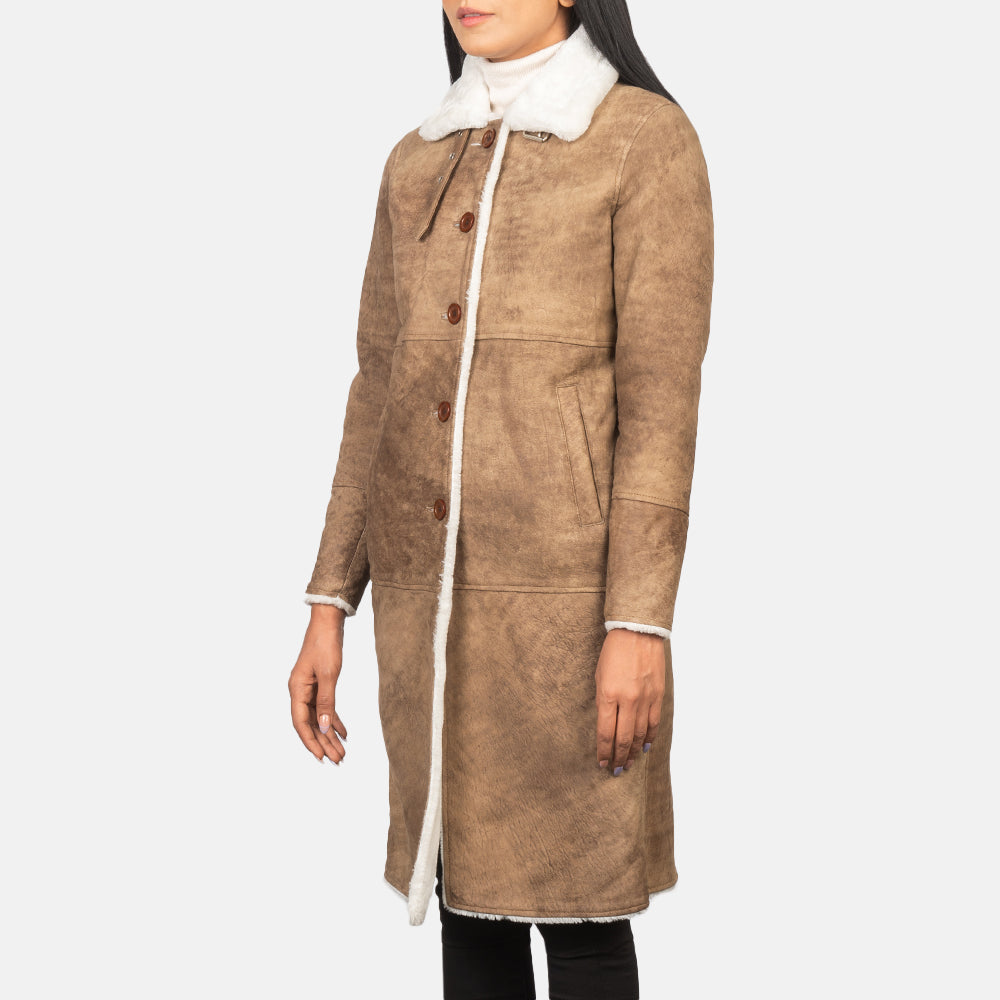 
Alina Shearling ブラウン レザーコート レディース in Distressed Brown Sheepskin Leather - 正面スタイル＆テーラードシルエット | 公式オンライン通販