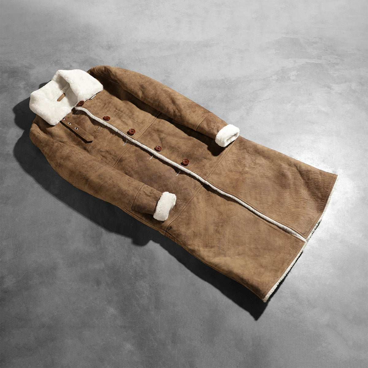 
Open Hem & Hem Craftsmanship Construction Detail on Alina Shearling ブラウン レザーコート レディース