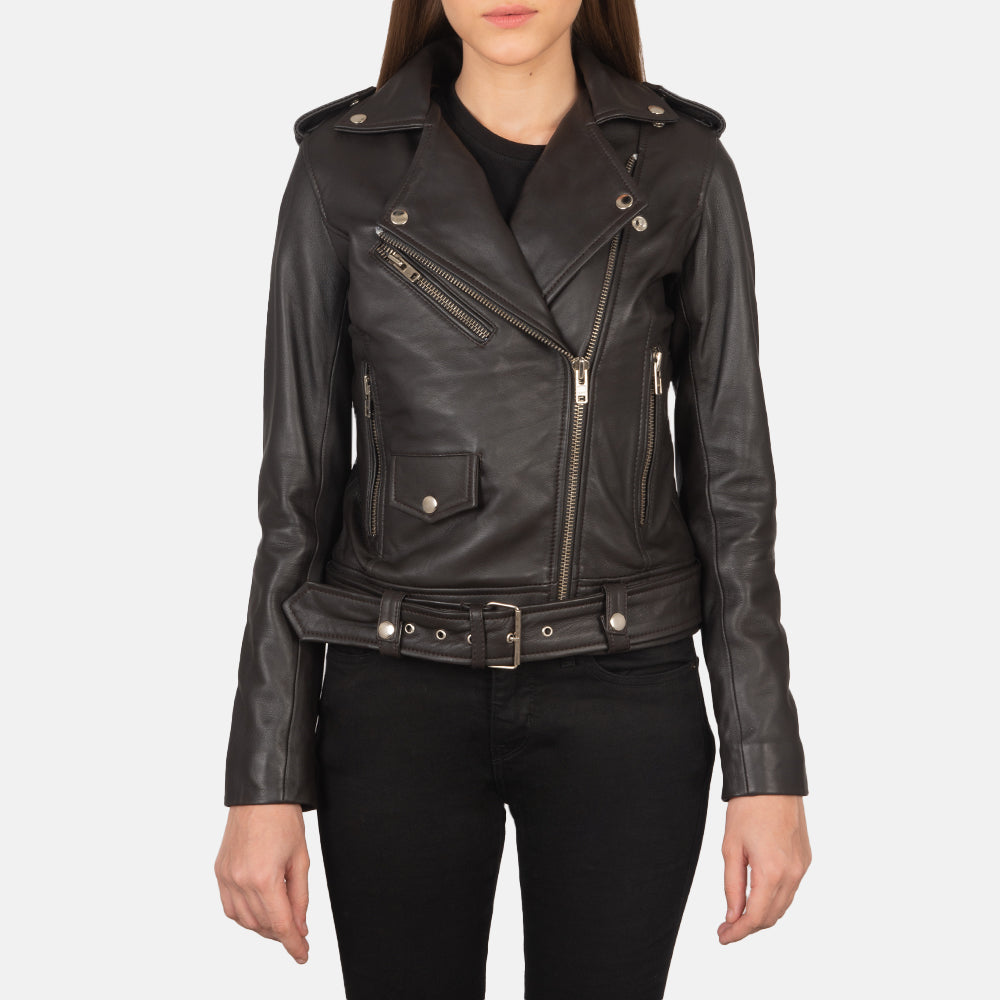 Close-Up Detail of Notch &amp; Zipper Hardware on Women's Alison ブラウン レザーライダースジャケット レディース