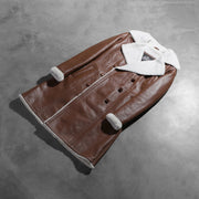 
着用イメージ： Amie Brown Double Breasted Shearling Coat モデル着用（自然光でのドレープ感）