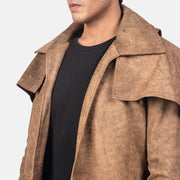 Close-Up Detail of Classic Collar &amp; Heavy-Duty Zipper Hardware on Men's Army ブラウン Leather Duster メンズ
