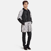 Men's Artistry ブラック Dye レザーコート メンズ - Lateral Side Profile View Showing Sleeve Cut &amp; Athletic Taper Fit