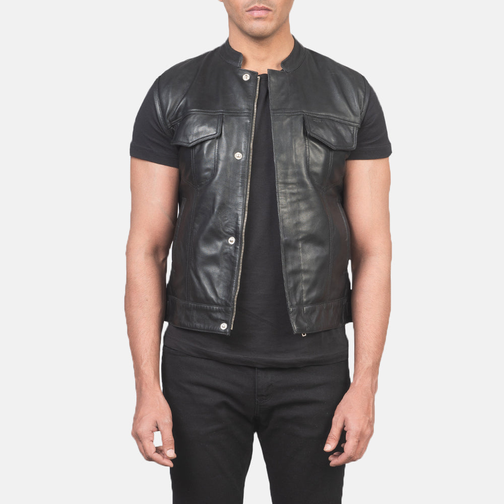 
Atlas Moto ブラック レザーベスト メンズ in Black Sheepskin Leather - 正面スタイル＆テーラードシルエット | 公式オンライン通販