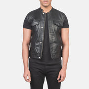 
Atlas Moto ブラック レザーベスト メンズ in Black Sheepskin Leather - 正面スタイル＆テーラードシルエット | 公式オンライン通販