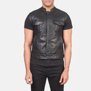 
クローズアップ詳細 of Band & Zipper with Button Flap Hardware on Atlas Moto ブラック レザーベスト メンズ