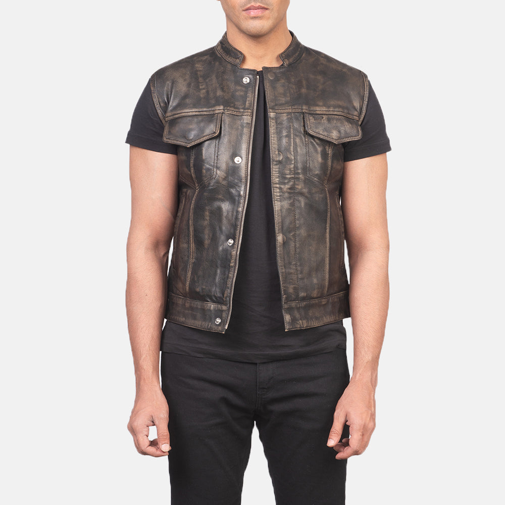 
Atlas Moto ディストレストブラウン レザーベスト メンズ in Distressed Brown Sheepskin Leather - 正面スタイル＆テーラードシルエット | 公式オンライン通販