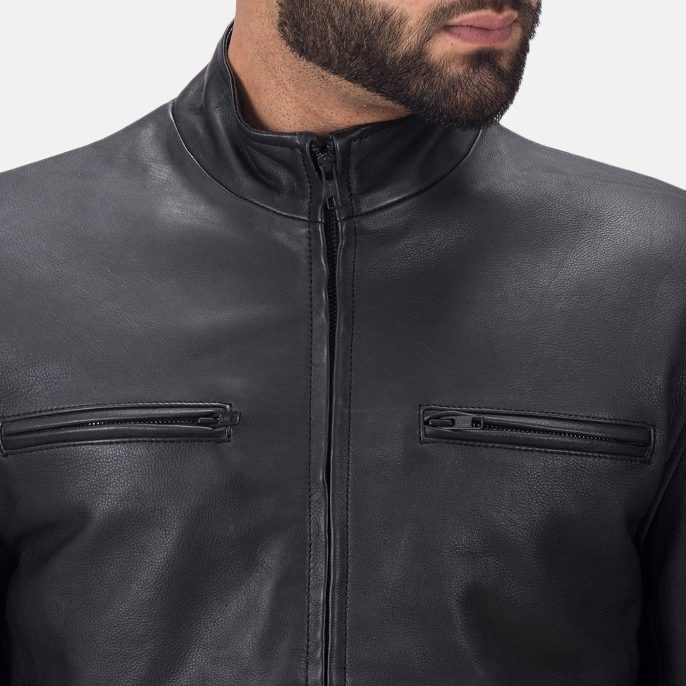 Close-Up Detail of High neck &amp; Zipper Hardware on Austere Matte ブラック レザーライダースジャケット メンズ