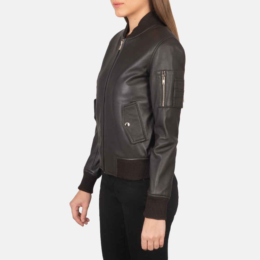 
Brown Sheepskin Leather Bomber Jacket - 美しい肩のラインと裾の仕立てが際立つ背面ビュー
