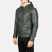 
着用イメージ： Baston Black Hooded Leather Bomber Jacket モデル着用（自然光でのドレープ感）
