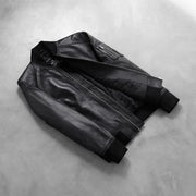 
着用イメージ： Bomia Ma-1 Black Leather Bomber Jacket モデル着用（自然光でのドレープ感）