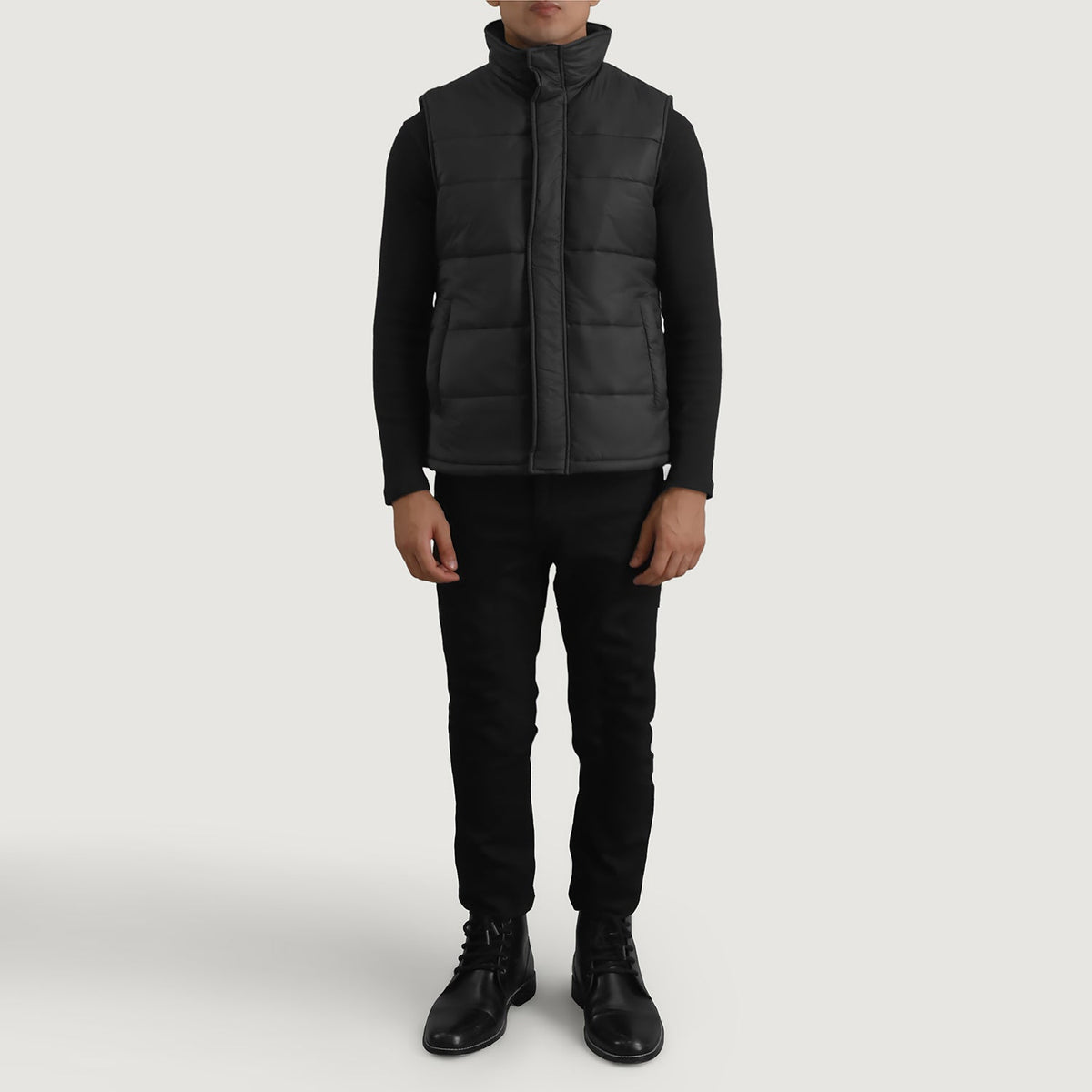 Bryan ブラック Puffer Vest メンズ - Lateral Side Profile View Showing Sleeve Cut &amp; Athletic Taper Fit