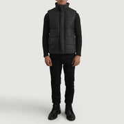 Bryan ブラック Puffer Vest メンズ - Lateral Side Profile View Showing Sleeve Cut &amp; Athletic Taper Fit