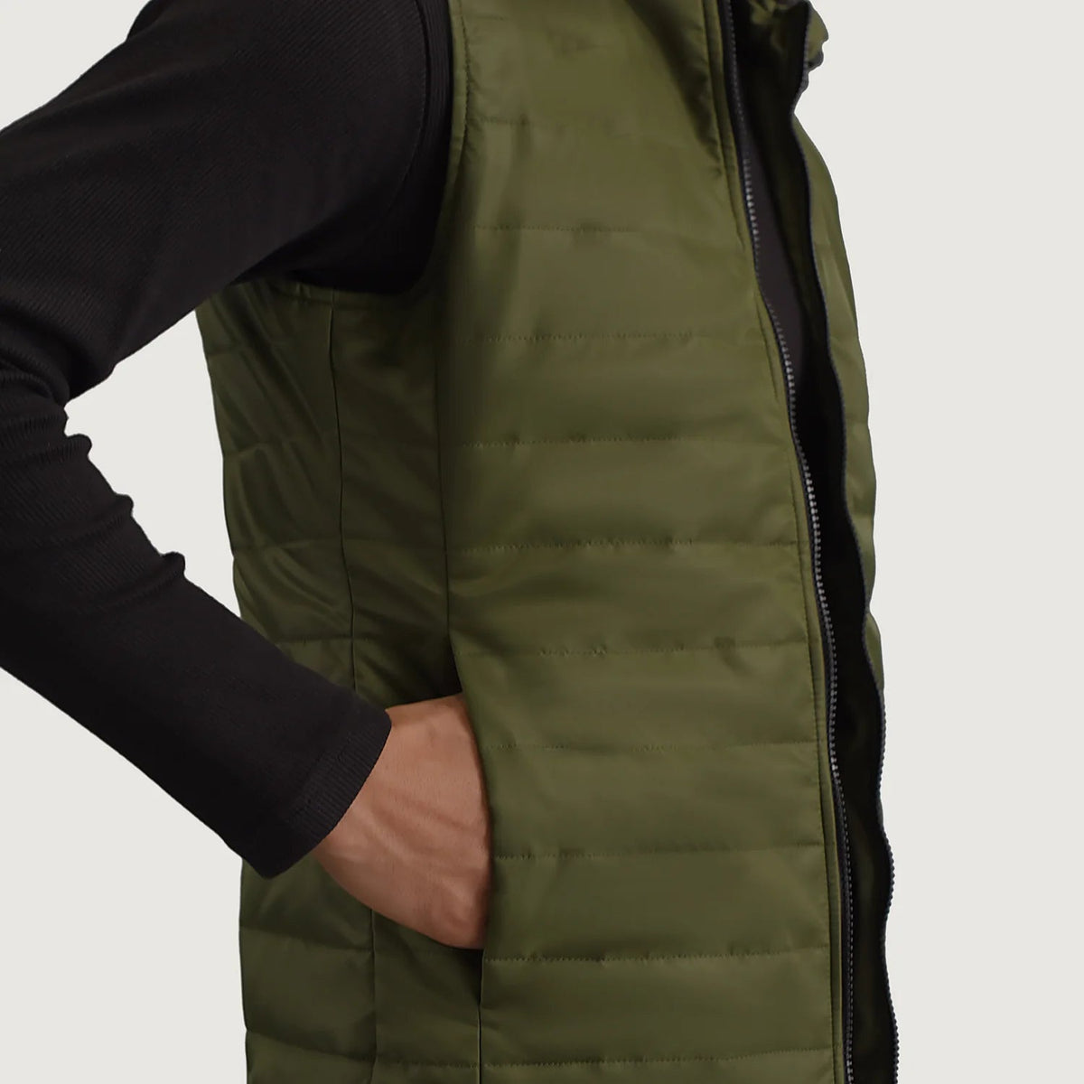 
内側ライニングビュー Showing Quilted Viscose Lining & 内側ユーティリティポケット2つ