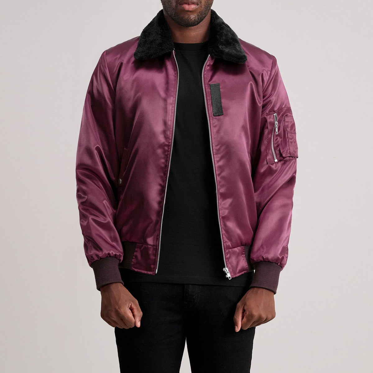Clyde B-15 マルーン レザーボンバージャケット メンズ - Lateral Side Profile View Showing Sleeve Cut &amp; Athletic Taper Fit