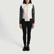 Close-Up Detail of Varsity &amp; Zipper Hardware on Women's Cole Silver レザーボンバージャケット レディース