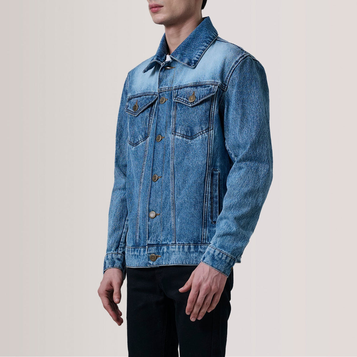 Conard Ice ブルー Denim Trucker レザージャケット メンズ For Men - Lateral Side Profile View Showing Sleeve Cut &amp; Athletic Taper Fit