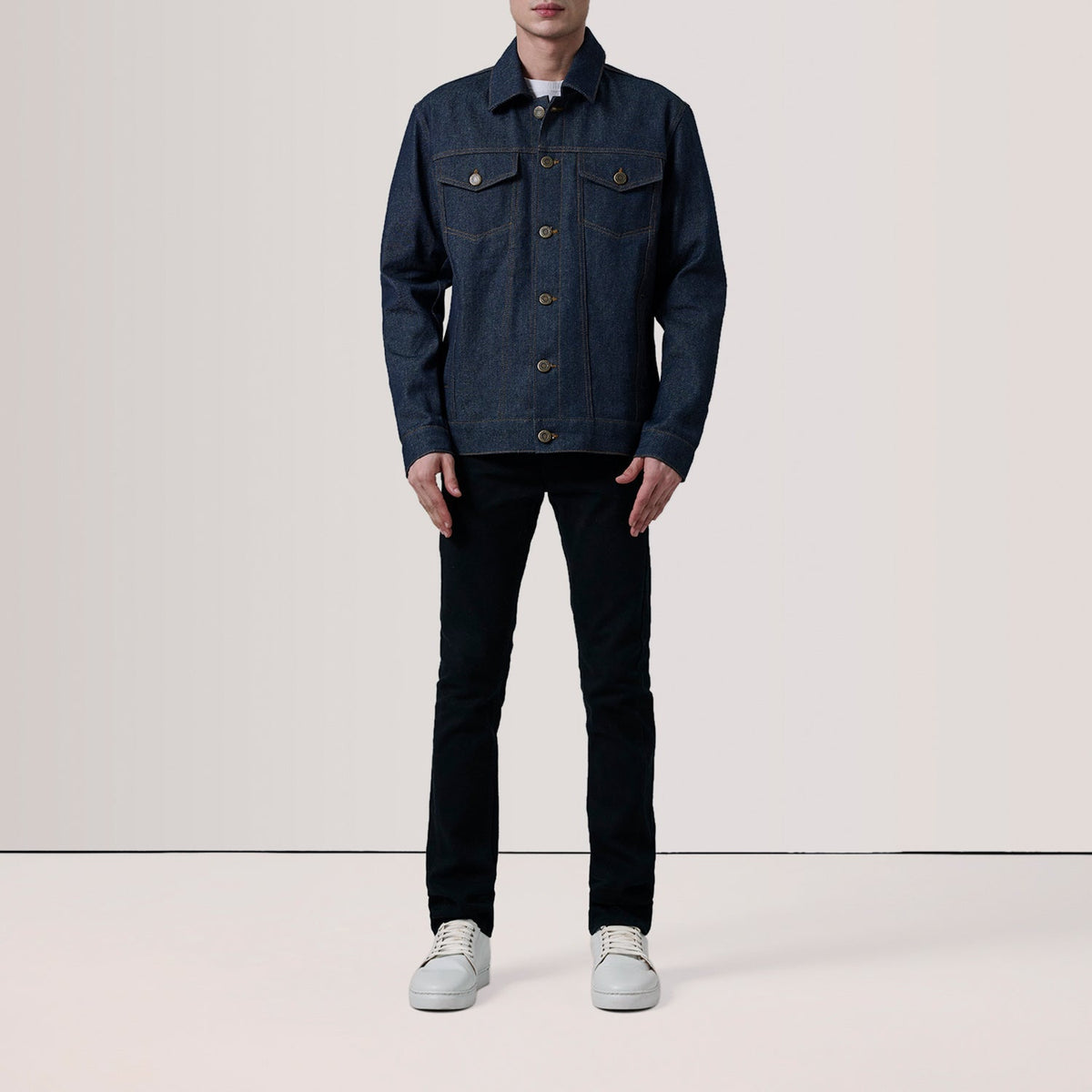 
Indigo Blue Full-Grain leather Jacket - 美しい肩のラインと裾の仕立てが際立つ背面ビュー