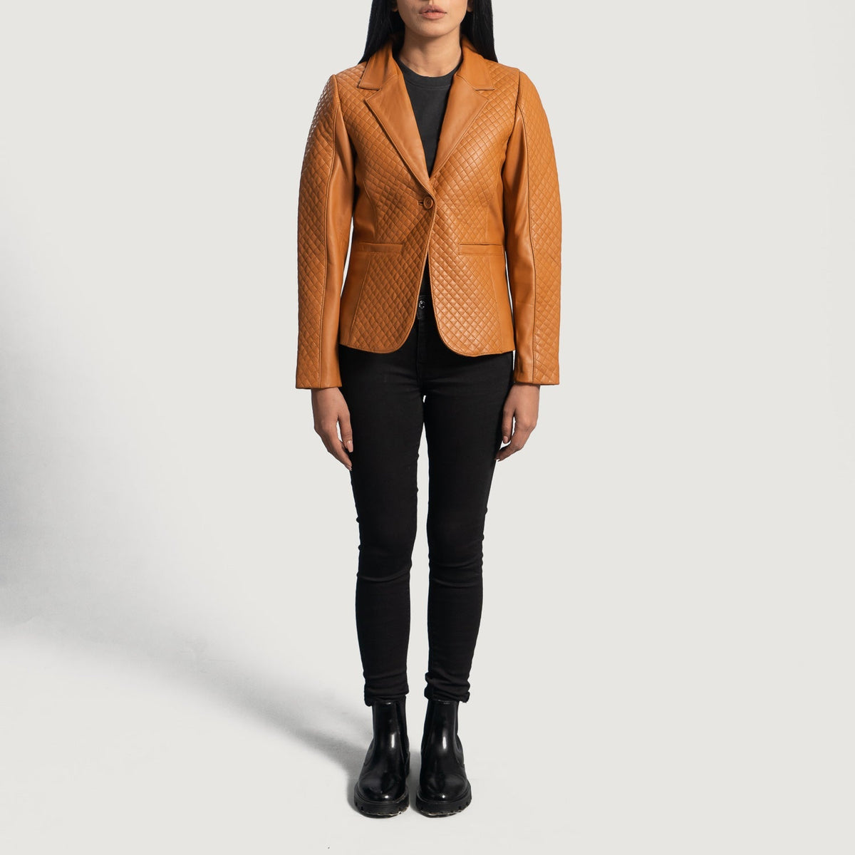 Women's Cora キルティング ブラウン レザーテーラードブレザー レディース - Lateral Side Profile View Showing Sleeve Cut &amp; Athletic Taper Fit