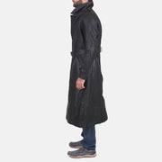 Men's Daniel ブラック レザートレンチコート メンズ - Lateral Side Profile View Showing Sleeve Cut &amp; Athletic Taper Fit
