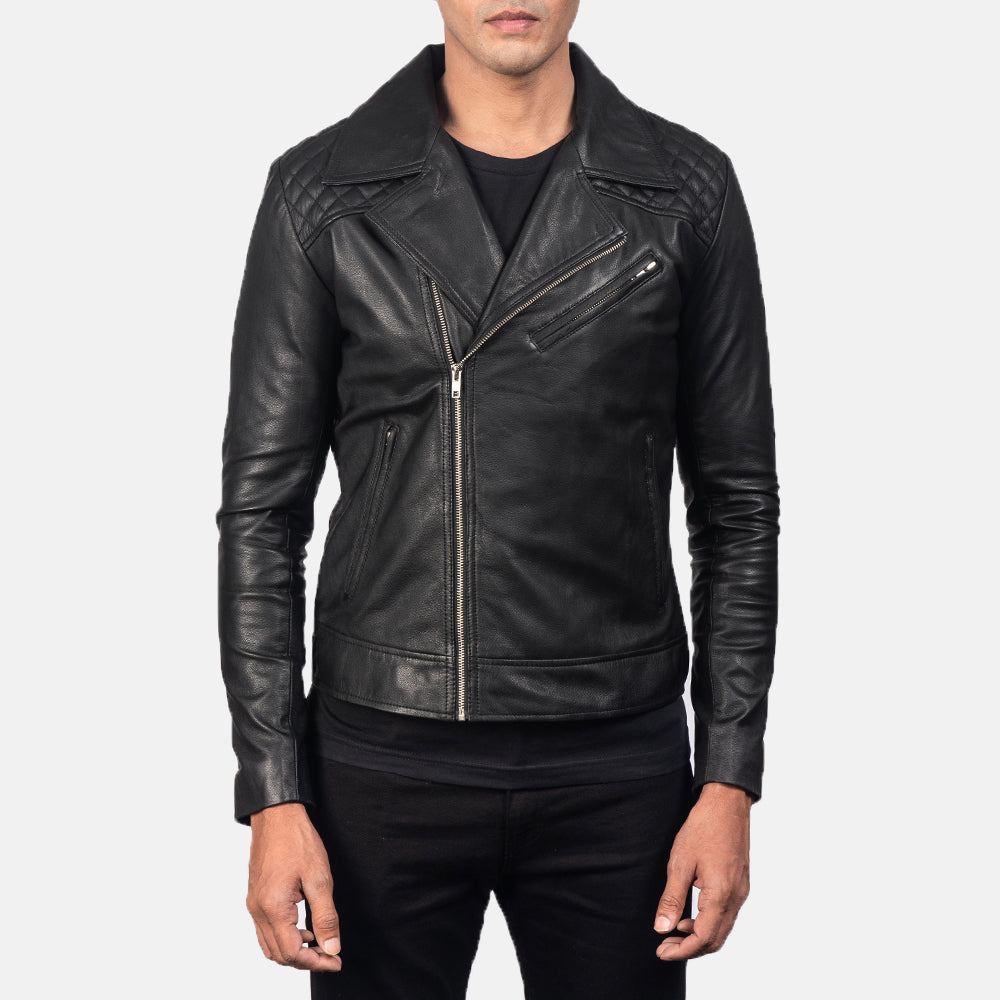 Danny Quilted Brown Leather Biker Jacket - 袖の立体カッティングと洗練されたテーパードフィットを見せる側面ビュー