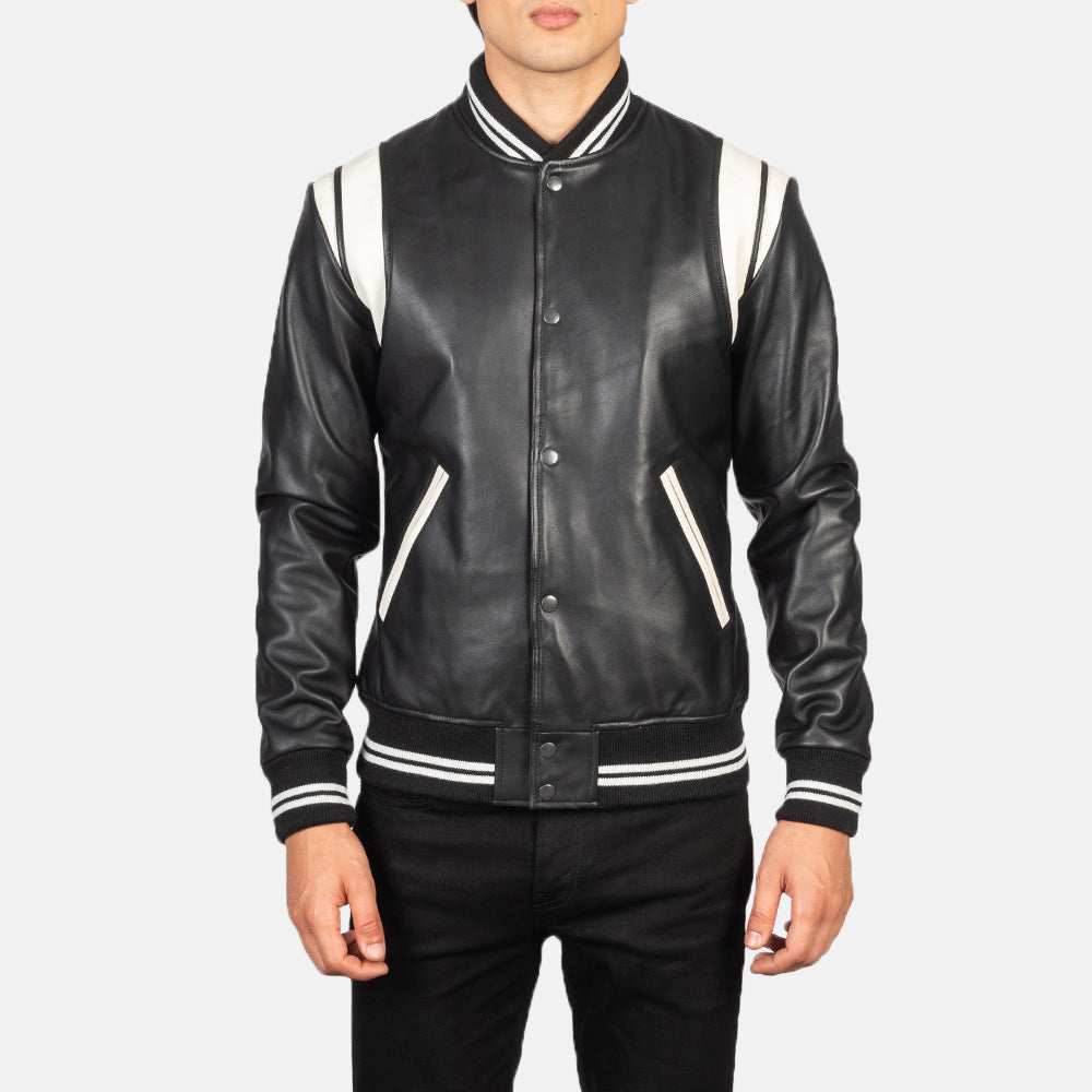 Close-Up Detail of Varsity &amp; Snap Buttons Hardware on Men's Dantee ブラック Leather Varsity レザージャケット メンズ