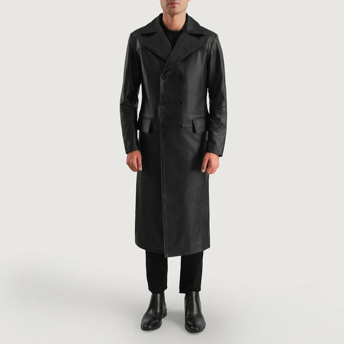 
Delmar Black Leather Double Breasted Coat - 袖の立体カッティングと洗練されたテーパードフィットを見せる側面ビュー
