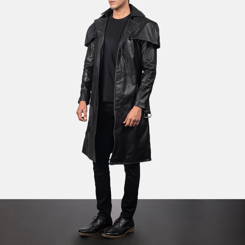 Men's Deux ブラック Leather Duster メンズ - Lateral Side Profile View Showing Sleeve Cut &amp; Athletic Taper Fit