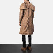 
Deux ブラウン Leather Duster メンズ - 袖の立体カッティングと洗練されたテーパードフィットを見せる側面ビュー