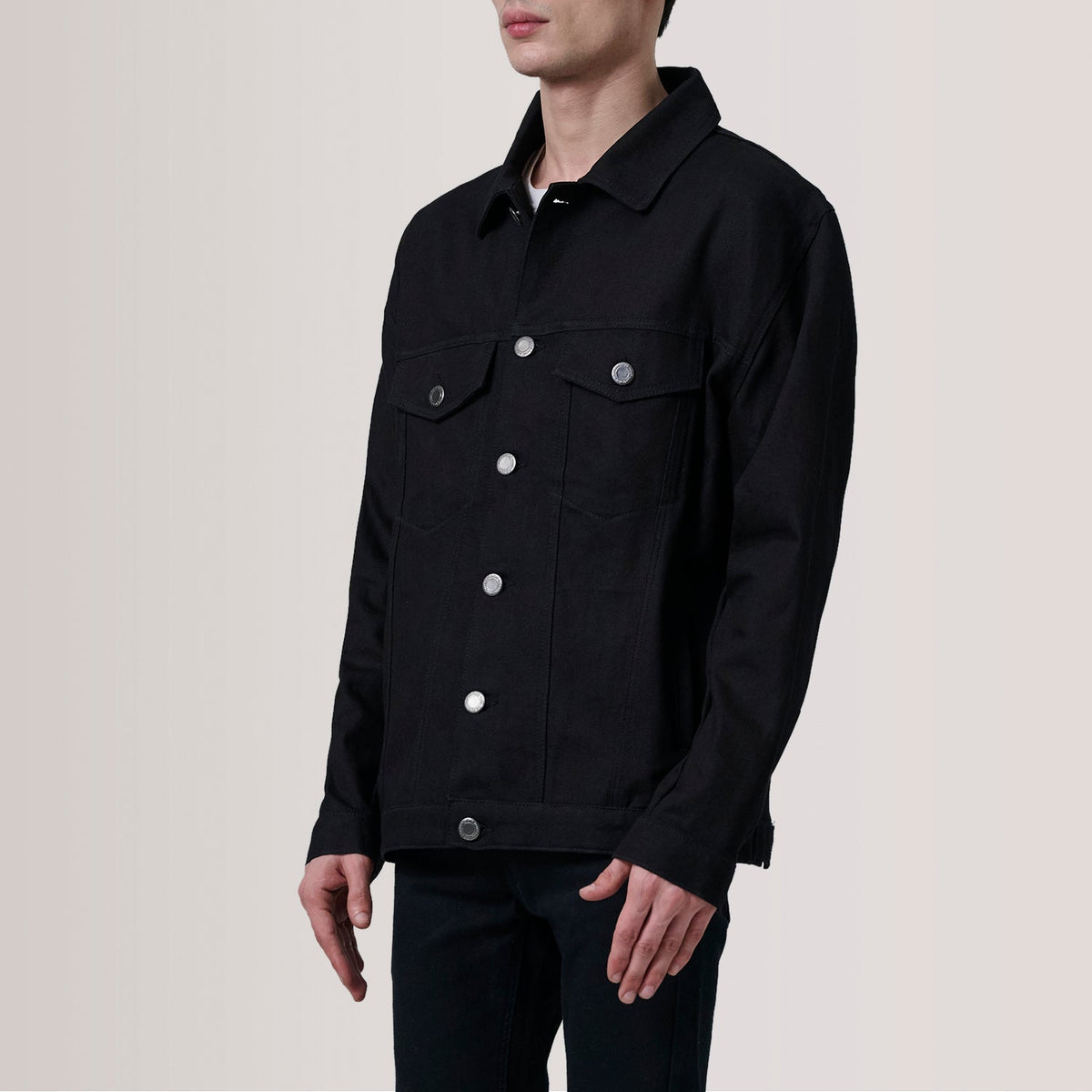 Eddie ブラック Oversized Denim Trucker レザージャケット メンズ For Men - Lateral Side Profile View Showing Sleeve Cut &amp; Athletic Taper Fit