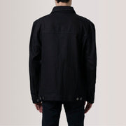 Close-Up Detail of Classic Collar &amp; Heavy-Duty Zipper Hardware on Eddie ブラック Oversized Denim Trucker レザージャケット メンズ For Men