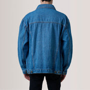 
クローズアップ詳細 of Classic Collar & Heavy-Duty Zipper Hardware on Eddie Dark ブルー Oversized Denim Trucker レザージャケット メンズ For Men