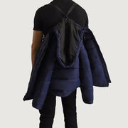 Close-Up Detail of Classic Collar &amp; Zipper With Wind Flap Hardware on Erico ブルー Hooded Puffer レザージャケット メンズ