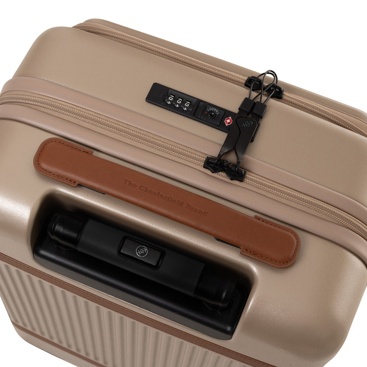 
着用イメージ： Hand Luggage Suitcase Front Pocket Zuna レディース レディース モデル着用（自然光でのドレープ感）