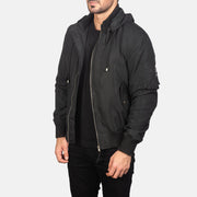 
Black Polyester Bomber Jacket - 美しい肩のラインと裾の仕立てが際立つ背面ビュー