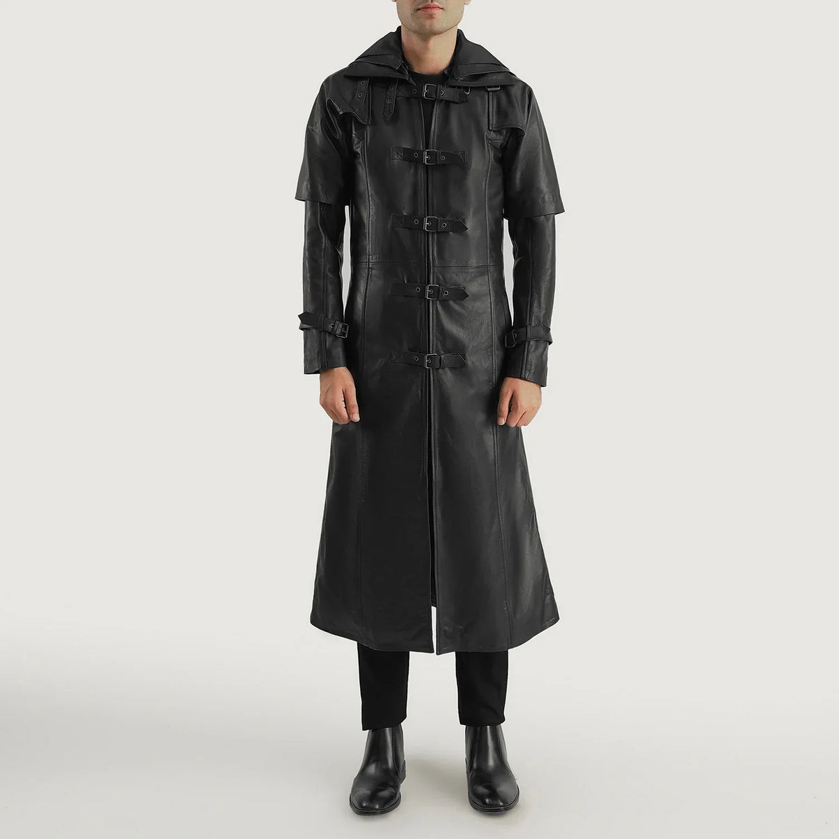 
Huntsman ブラック Hooded レザートレンチコート メンズ - 袖の立体カッティングと洗練されたテーパードフィットを見せる側面ビュー