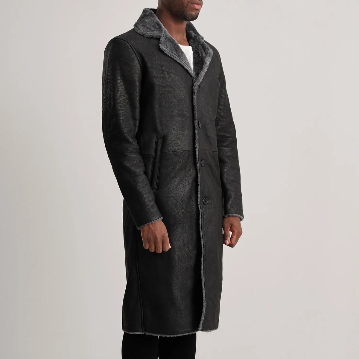 
Distressed Black Sheepskin Snuffed Aviator Jacket - 美しい肩のラインと裾の仕立てが際立つ背面ビュー