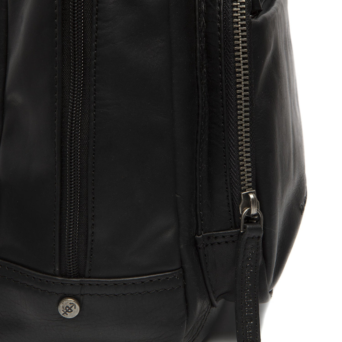 Santana Full-Grain Leather Backpack レディース - Structured Side Profile Showing Gusset Depth &amp; Expansion Capacity