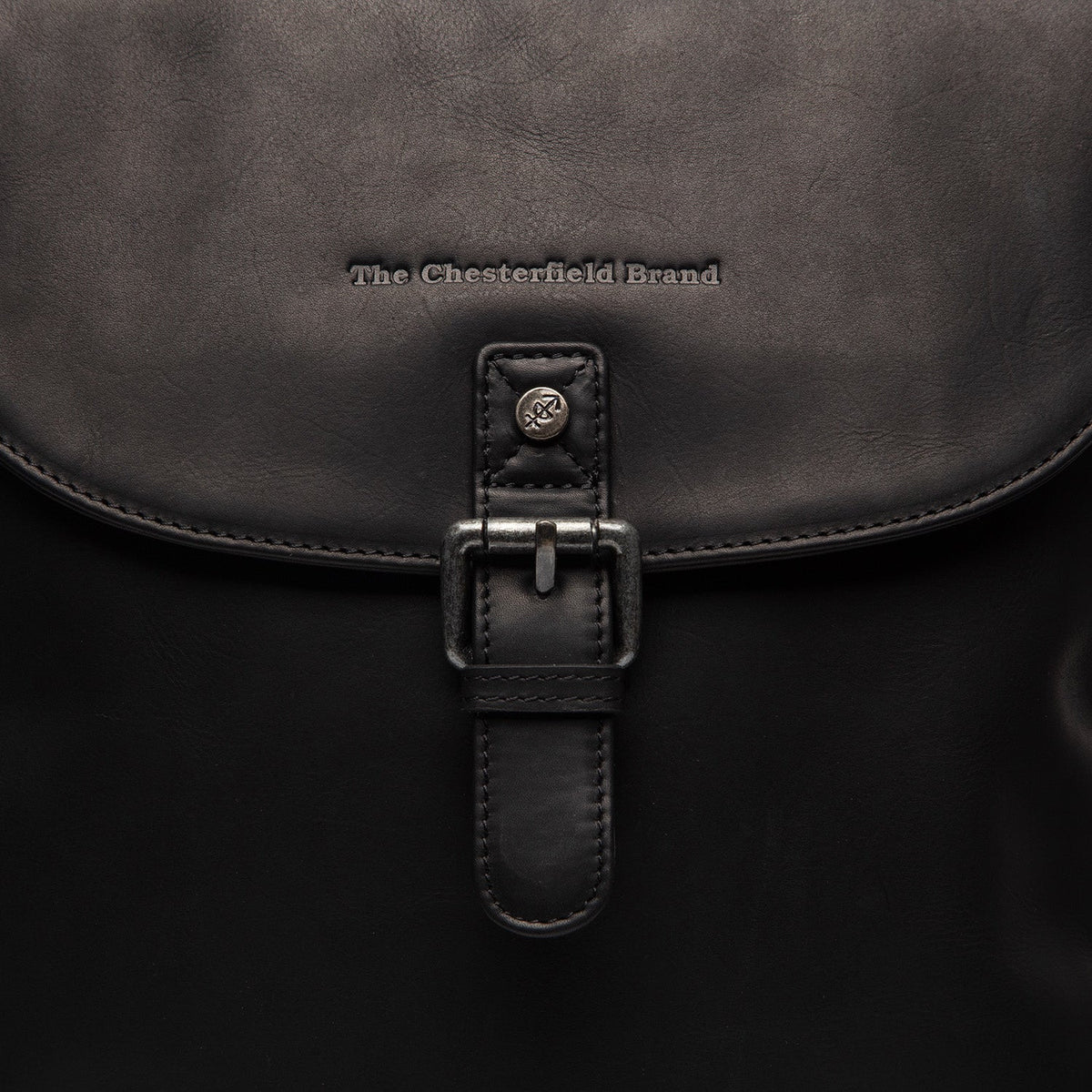 Vermont Full-Grain Leather Backpack レディース - Structured Side Profile Showing Gusset Depth &amp; Expansion Capacity