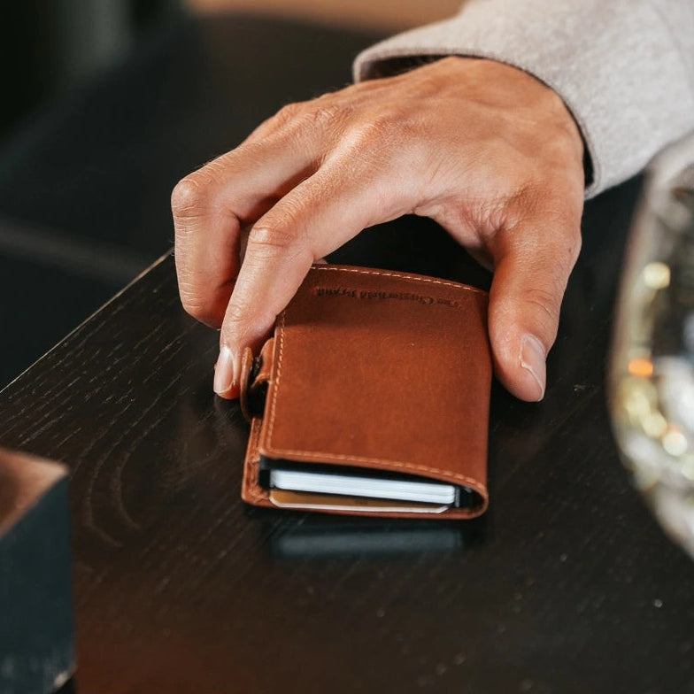 Baldwin Full-Grain Leather Card Holder レディース – alternate product view 2