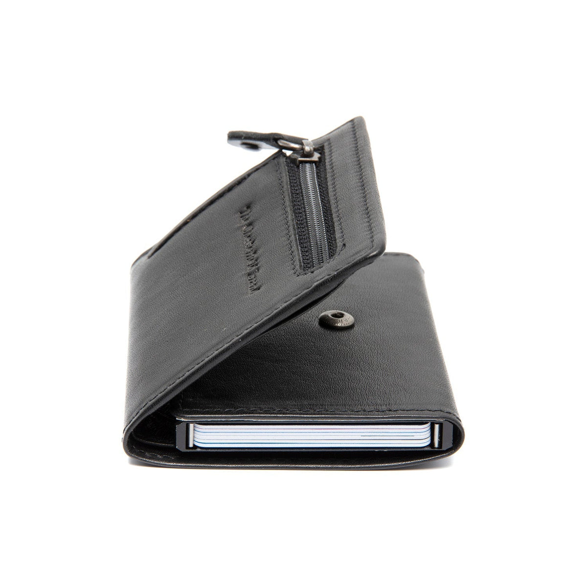 
Solid Antique Brass Hardware & Heavy-Duty Dual Zipper Detail on Gabriela フルグレインレザー カードホルダー