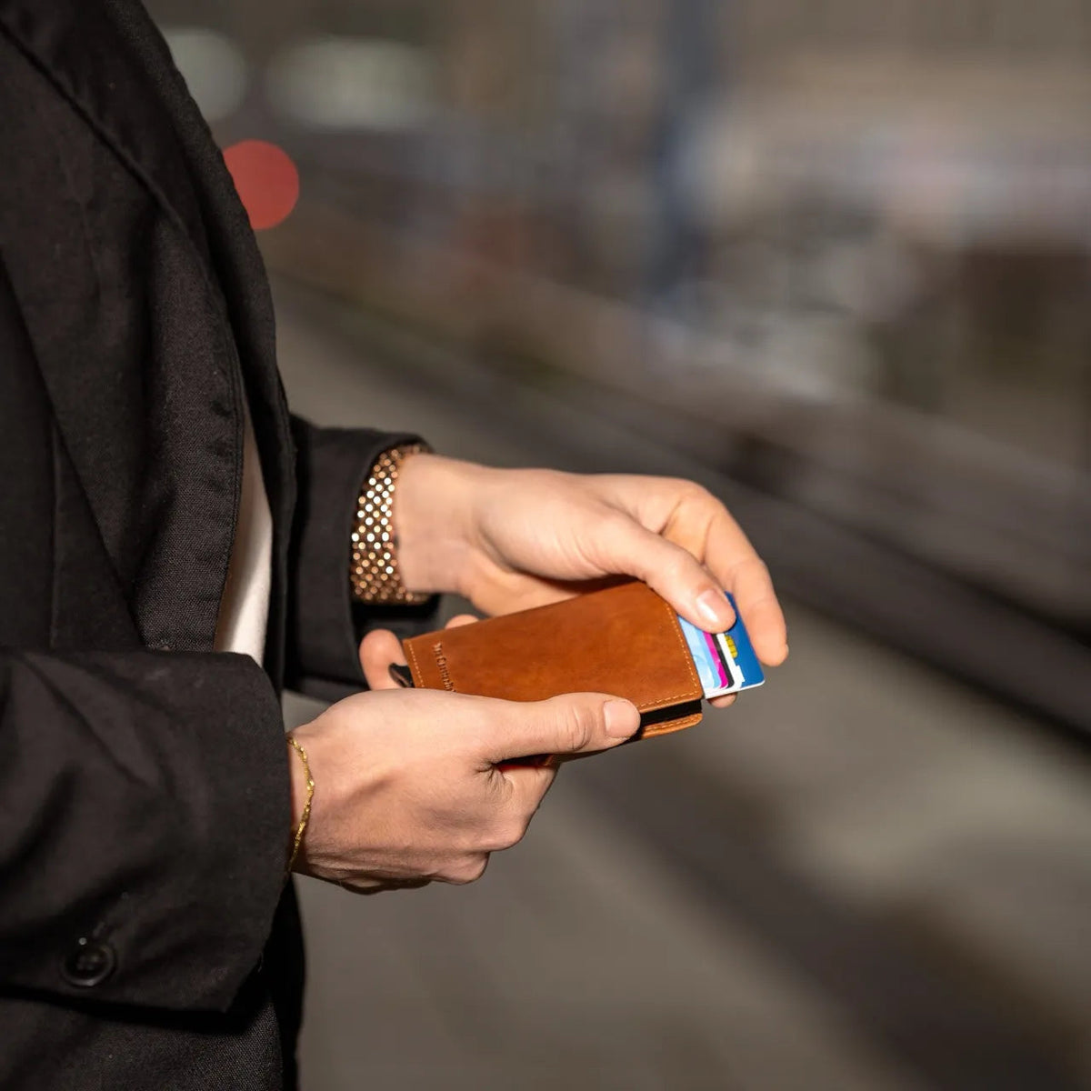 Lagos Full-Grain Leather Card Holder レディース – alternate product view 3