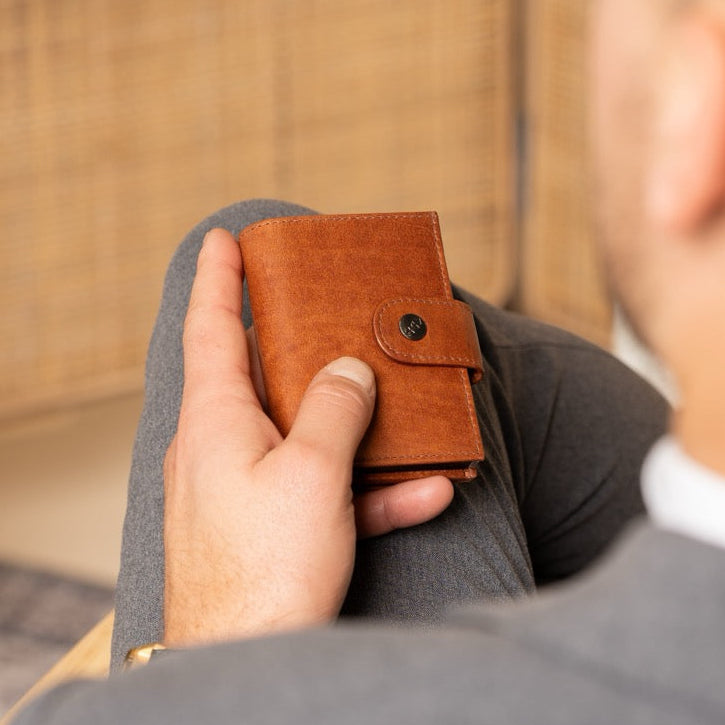 Lesina Full-Grain Leather Card Holder レディース – alternate product view 2