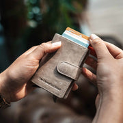 Prague Full-Grain Leather Card Holder レディース – alternate product view 2
