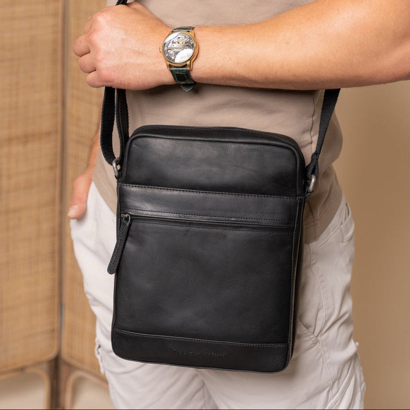 Anzora Full-Grain Leather Crossbody Bag メンズ