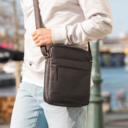 Anzora Full-Grain Leather Crossbody Bag メンズ – alternate product view 2