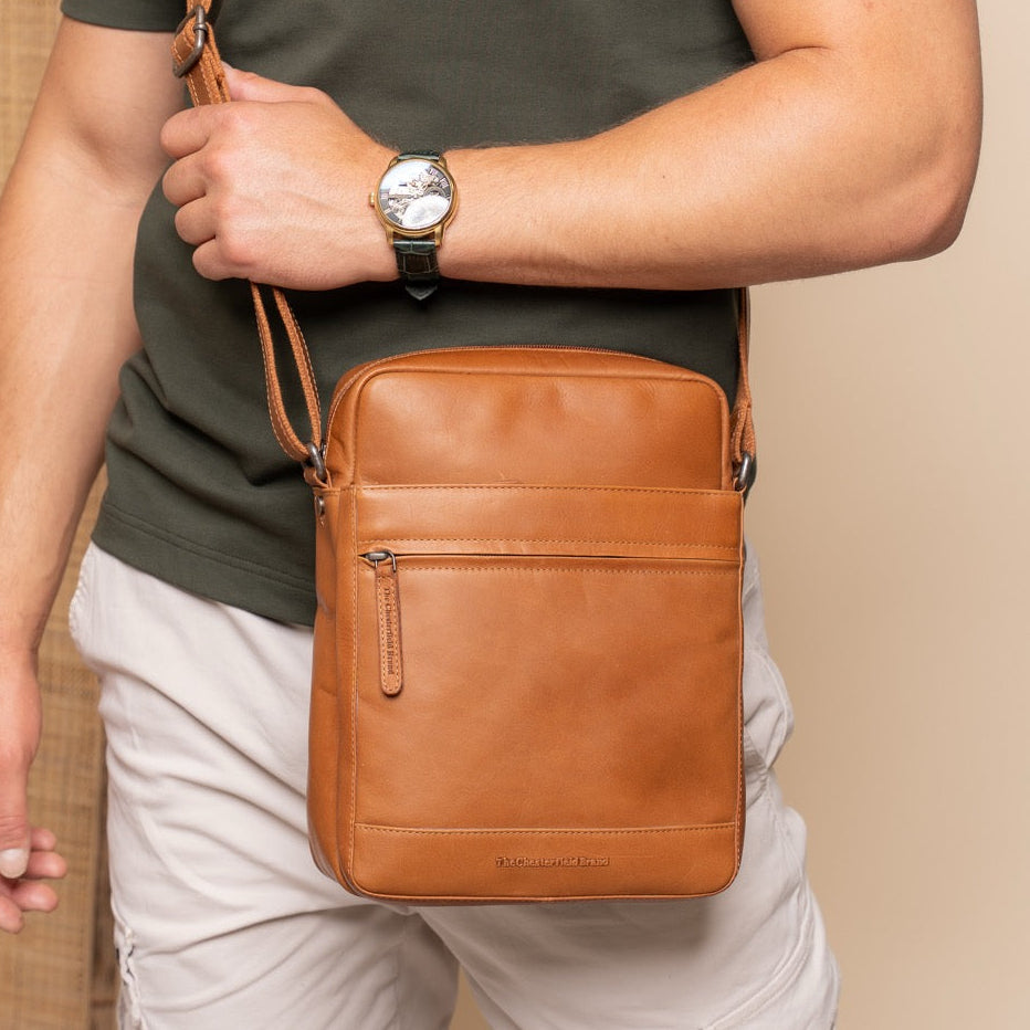Anzora Full-Grain Leather Crossbody Bag メンズ – alternate product view 2