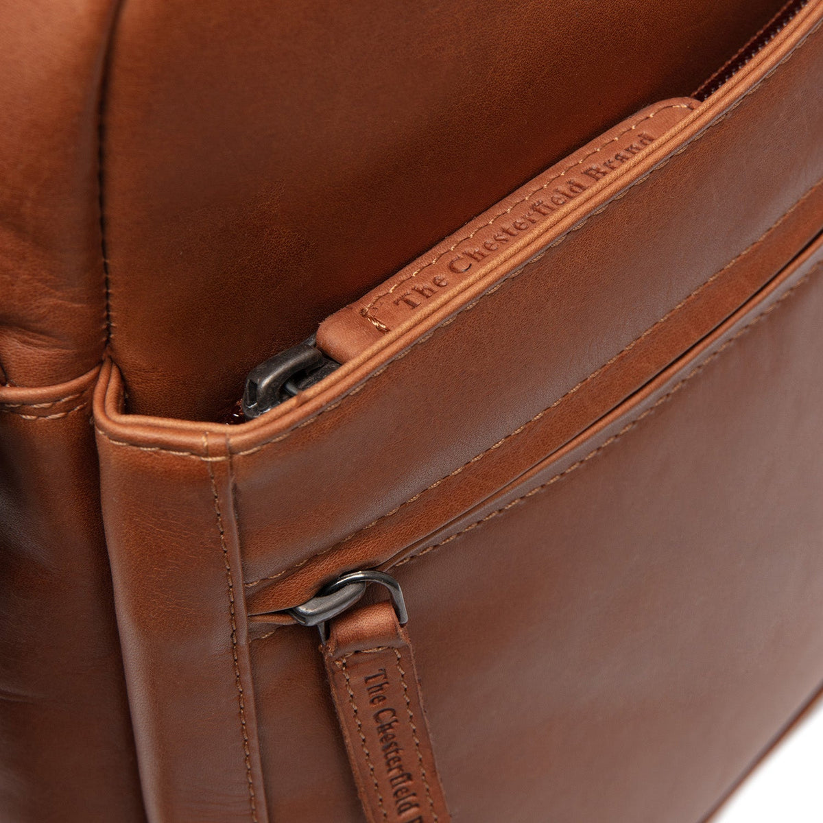 Anzora Full-Grain Leather Crossbody Bag メンズ – alternate product view 3